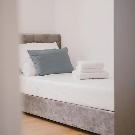 Bova Апартаменти Трогір